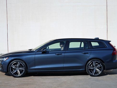 Used 2020 Volvo V60 T6 R-Design FWD image 50