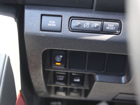 Certified 2022 Nissan Frontier PRO-4X w/ Technology Package AWD/4WD image 23