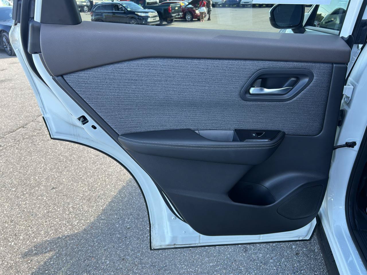 Used 2022 Nissan Rogue SV AWD/4WD image 13