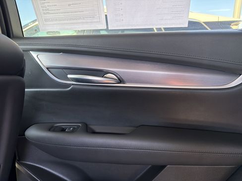 Used 2018 Cadillac XT5 Luxury w/ Driver Awareness Package image 26