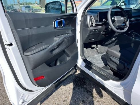 New 2026 Kia Sorento LX FWD image 14