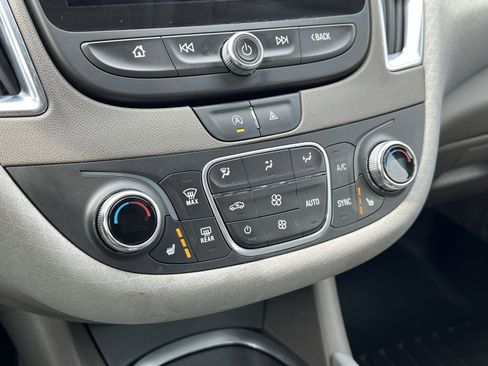 Used 2020 Chevrolet Malibu LT image 18