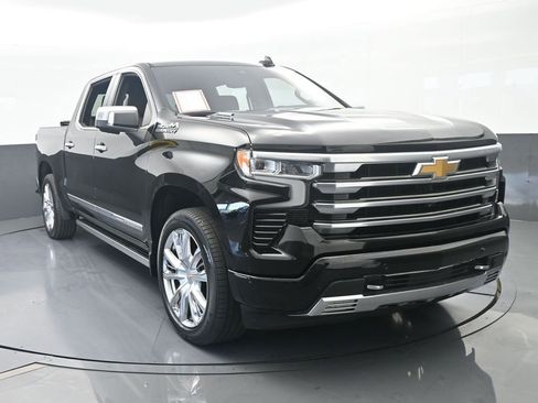 Used 2023 Chevrolet Silverado 1500 High Country w/ High Country Premium Package AWD/4WD image 9