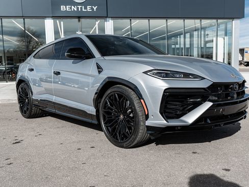 Used 2025 Lamborghini Urus SE image 19