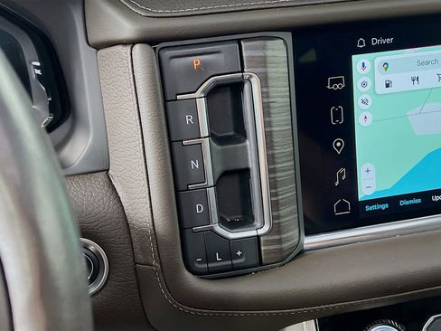 Certified 2024 GMC Yukon Denali w/ Denali Reserve Package AWD/4WD image 16