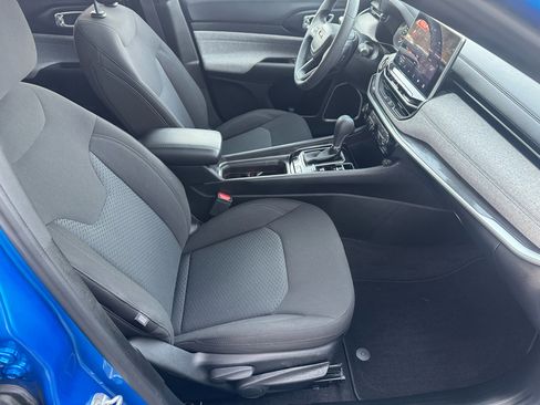 Used 2023 Jeep Compass Sport w/ Mopar Graphics Package image 10