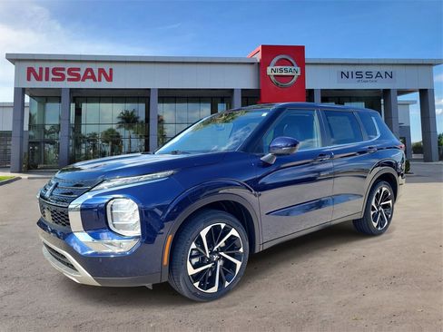 Used 2024 Mitsubishi Outlander SE Black Edition image 9