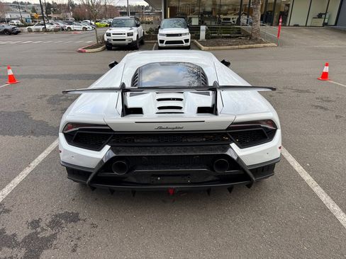 Used 2018 Lamborghini Huracan Performante image 4
