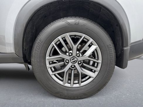 Used 2023 Nissan Rogue S image 23