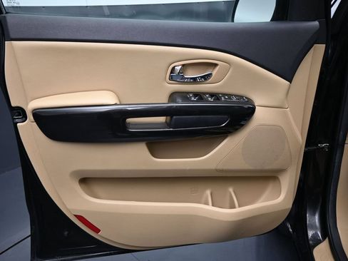 Used 2016 Kia Sedona EX FWD image 10