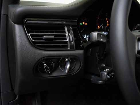 New 2025 Porsche Macan image 20