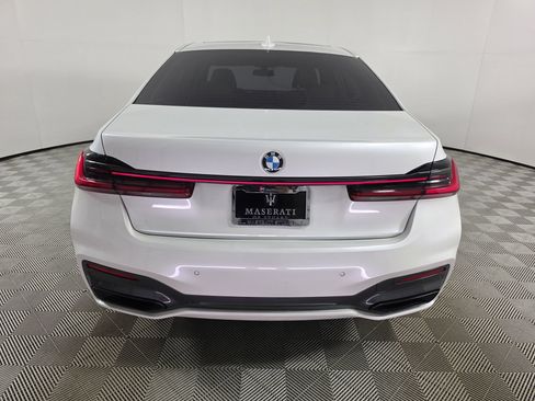 Used 2021 BMW 740i w/ M Sport Package RWD image 40
