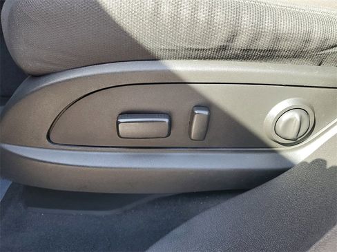 Used 2015 GMC Acadia SLE image 20