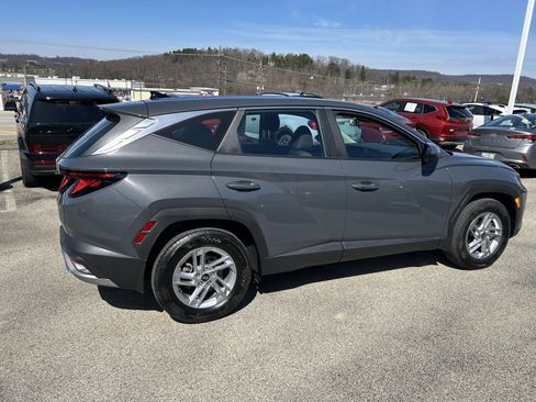 Used 2025 Hyundai Tucson SE image 6