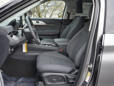 New 2026 Ford Explorer Active image 3