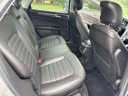 Used 2014 Ford Fusion SE w/ Equipment Group 202A image 26