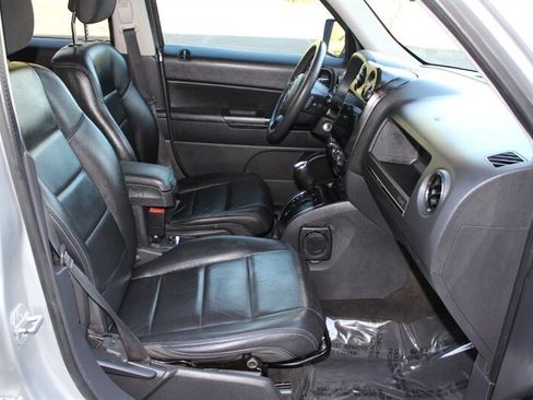 Used 2015 Jeep Patriot Sport w/ Power Value Group AWD/4WD image 18