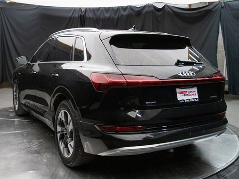 Used 2022 Audi e-tron Premium Plus w/ Premium Plus Package image 10