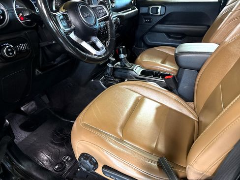 Used 2021 Jeep Gladiator Overland w/ Popular Equipment Package image 11