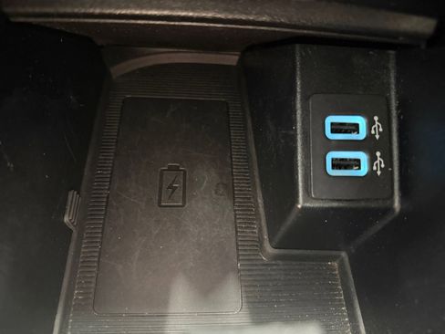 Used 2019 Ford Edge Titanium FWD image 42