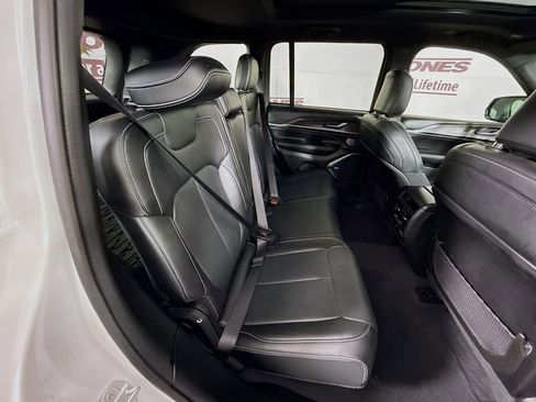 Used 2022 Jeep Grand Cherokee Overland image 33