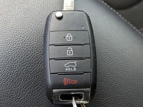 Used 2018 Kia Soul + FWD image 25