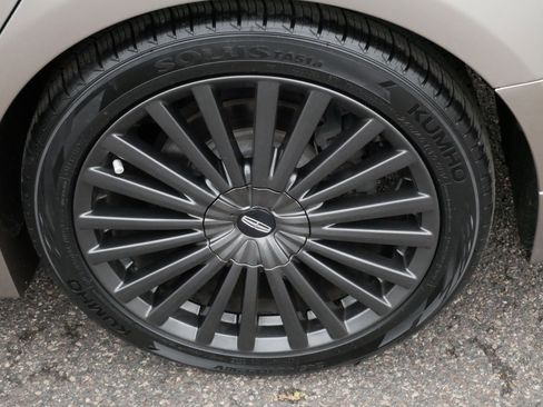 Used 2018 Lincoln MKZ Reserve FWD image 15