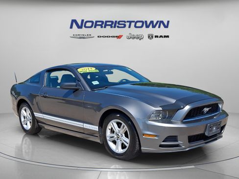 Used 2014 Ford Mustang Coupe RWD image 1