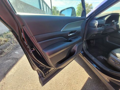 Used 2025 Toyota Grand Highlander FWD image 11