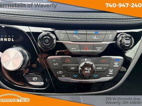 New 2026 Chrysler Pacifica Select image 19