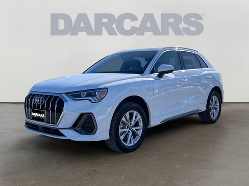 Used 2025 Audi Q3 2.0T Premium image 2