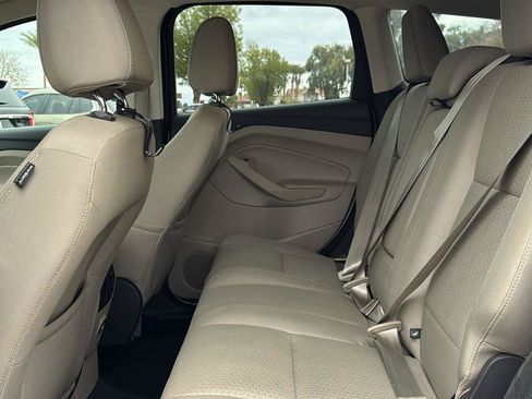 Used 2017 Ford Escape SE image 21