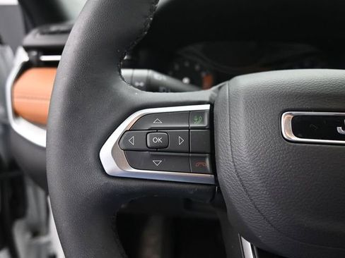 Used 2025 Jeep Compass Limited AWD/4WD image 31
