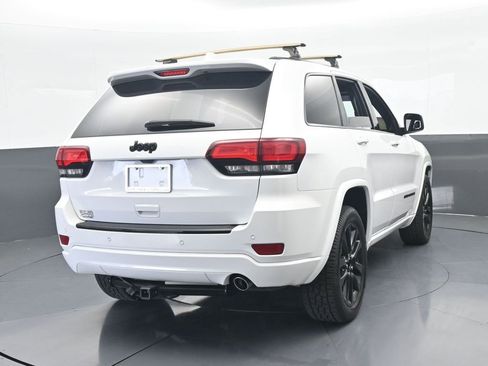 Used 2018 Jeep Grand Cherokee Altitude image 5