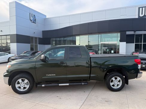 Used 2012 Toyota Tundra 4x4 Double Cab w/ Tow Pkg image 4