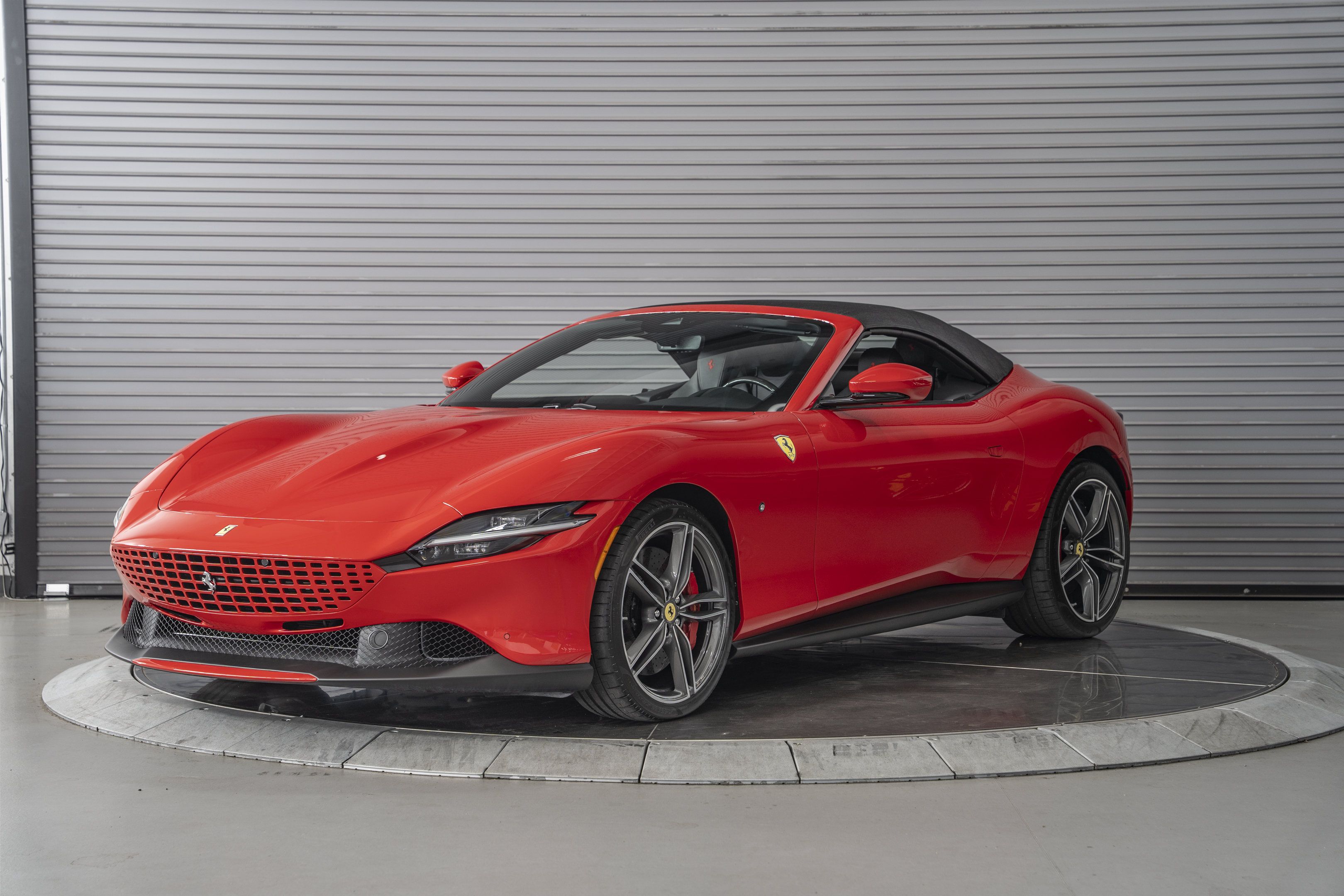 Used 2026 Ferrari Roma Spider RWD image 9