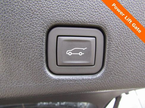 New 2026 Chevrolet Traverse Z71 w/ Enhanced Driving Package AWD/4WD image 24