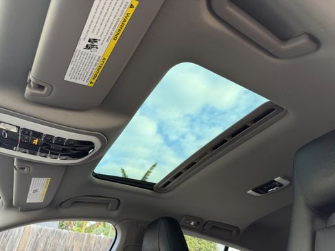 Used 2016 Porsche Panamera 4 Edition image 20