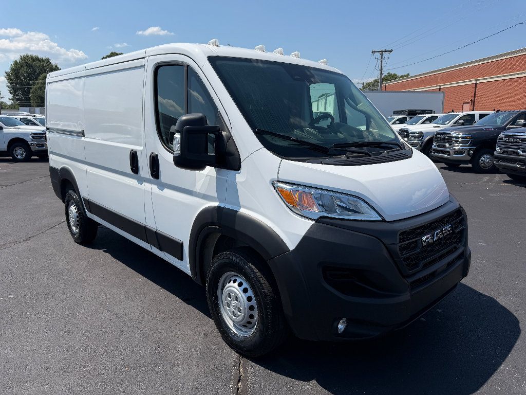 Used 2025 RAM ProMaster 2500 w/ Convenience Group FWD image 2