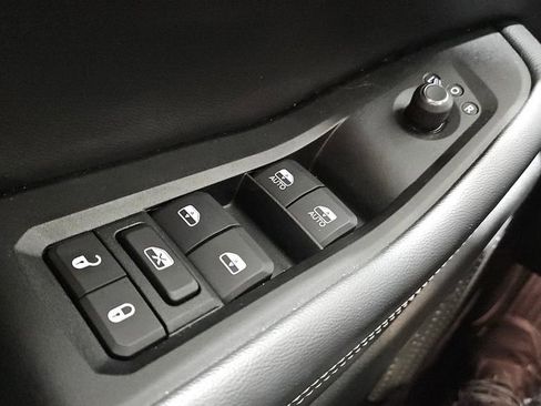 Used 2023 Jeep Grand Cherokee Altitude image 21