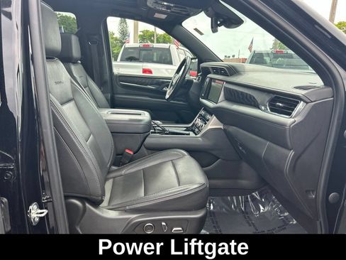Used 2023 GMC Yukon Denali RWD image 26