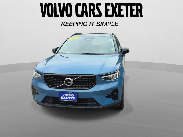 Certified 2024 Volvo XC40 B5 Core AWD/4WD image 3
