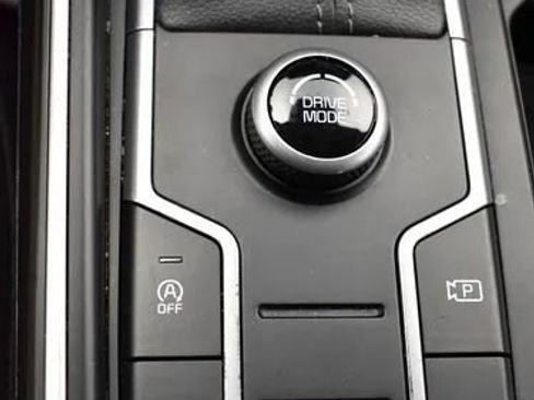 Used 2023 Kia Sorento LX image 33