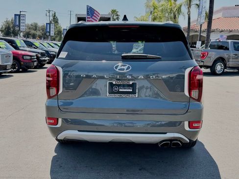 Used 2022 Hyundai Palisade Limited w/ Cargo Package FWD image 11