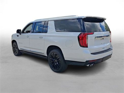 Certified 2022 GMC Yukon XL Denali image 4
