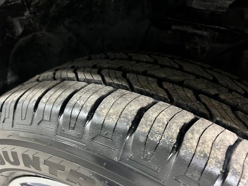 Used 2024 Nissan Rogue SV image 35