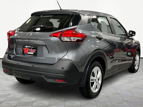 Used 2020 Nissan Kicks S image 7