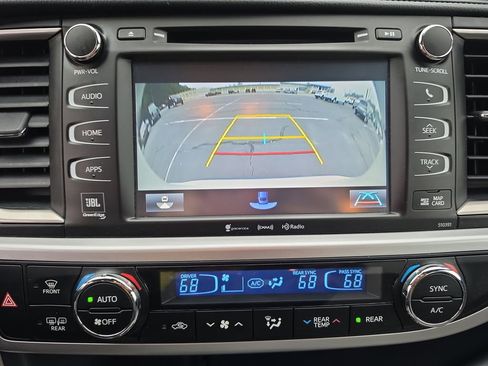Used 2019 Toyota Highlander Limited Platinum AWD/4WD image 27