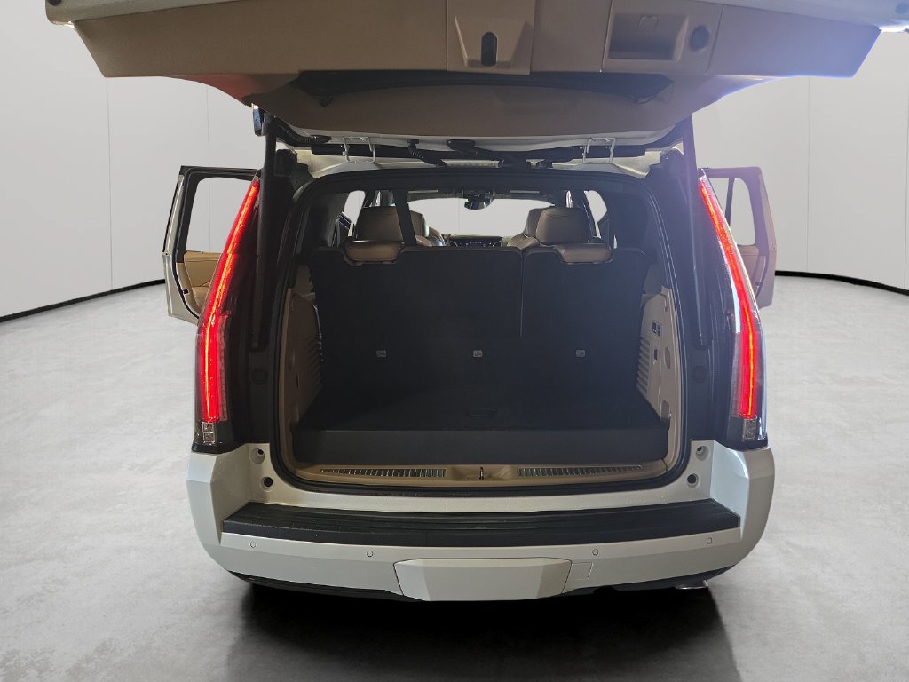 Used 2020 Cadillac Escalade Platinum AWD/4WD image 41