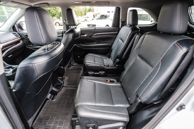 Used 2015 Toyota Highlander Limited Platinum AWD/4WD image 27